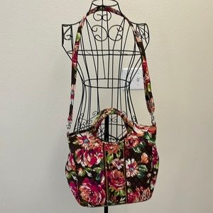 Beautiful Vera Bradley purse across body or by hand Al’s
